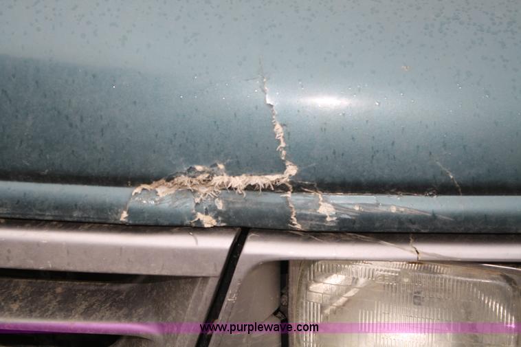 image for item 5101 1996 Ford Club Wagon E150 van