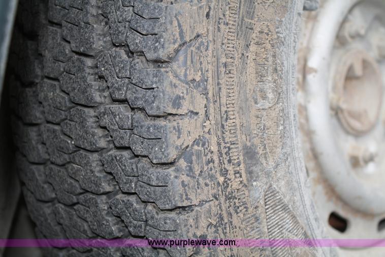 image for item 5101 1996 Ford Club Wagon E150 van