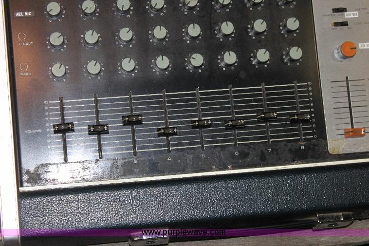 (2) Yamaha mixing boards in Valley Center, KS Item 6329 sold Purple
