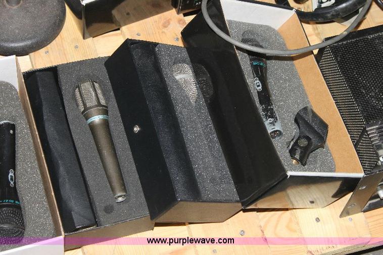 image for item 6330 (12) microphones