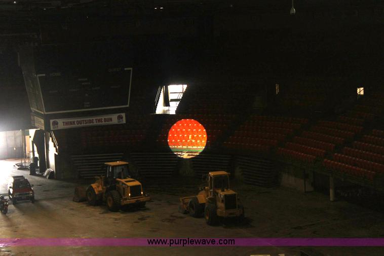 image for item 6360 Strong Xenon Super trouper spotlight