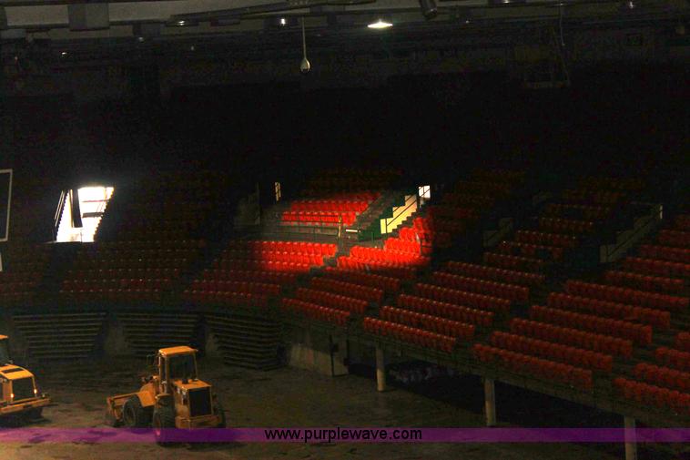 image for item 6360 Strong Xenon Super trouper spotlight