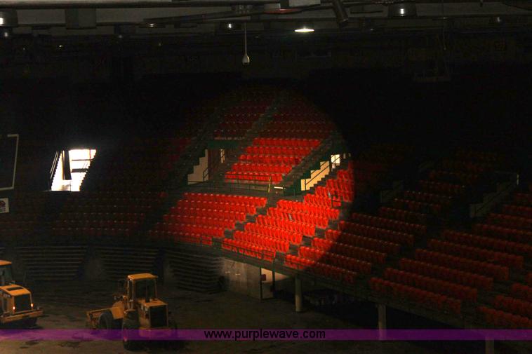 image for item 6360 Strong Xenon Super trouper spotlight