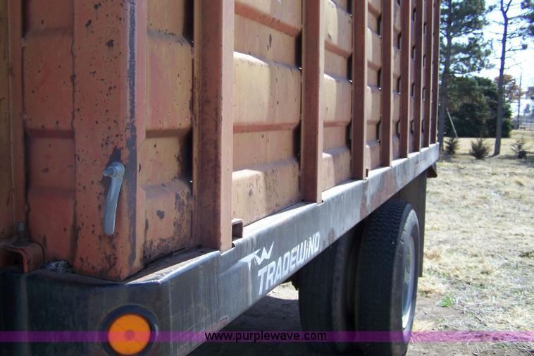 image for item 7334 1970 International Lonestar 1700 dump truck