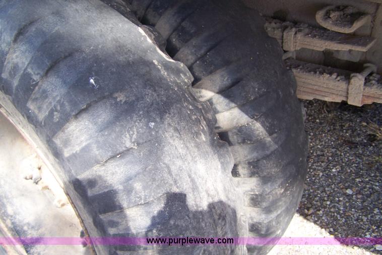 image for item 7334 1970 International Lonestar 1700 dump truck