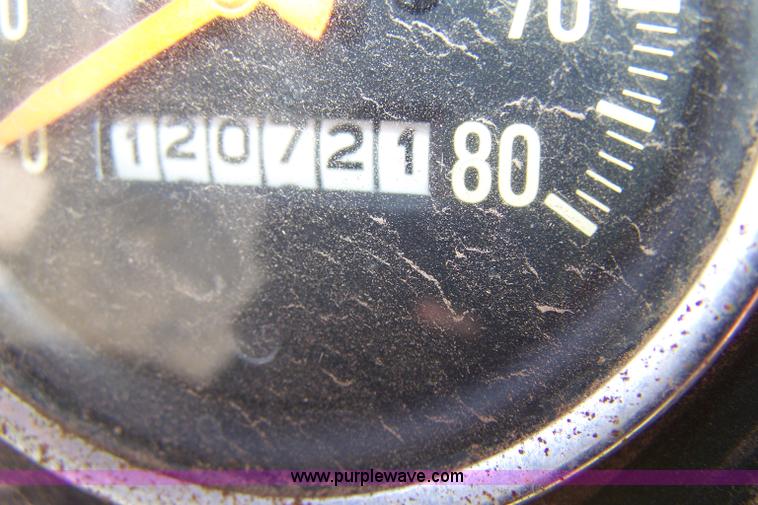 image for item 7334 1970 International Lonestar 1700 dump truck