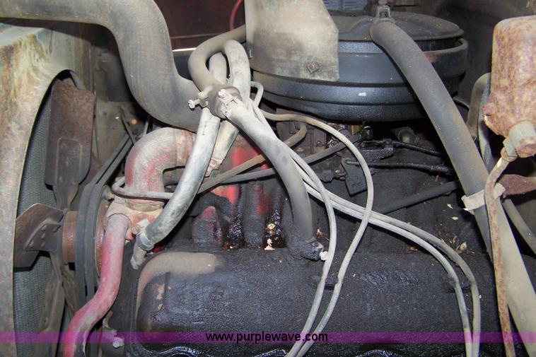 image for item 7334 1970 International Lonestar 1700 dump truck