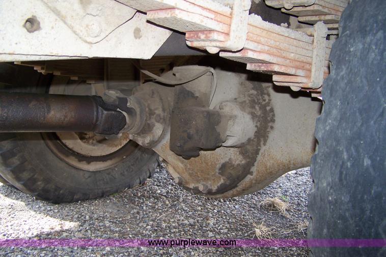 image for item 7334 1970 International Lonestar 1700 dump truck