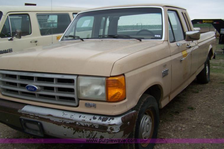 image for item 7342 1990 Ford F150 Custom extended cab pickup truck