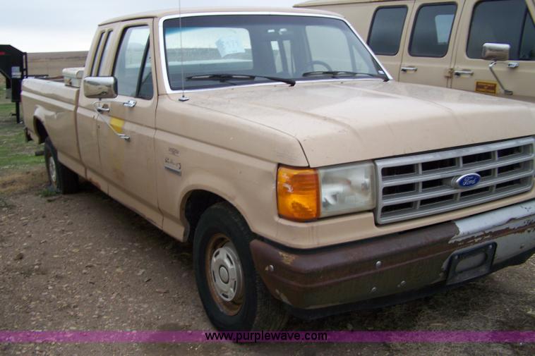 image for item 7342 1990 Ford F150 Custom extended cab pickup truck