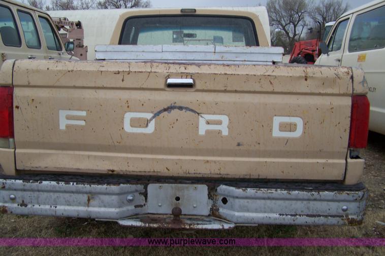 image for item 7342 1990 Ford F150 Custom extended cab pickup truck