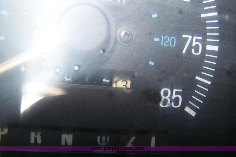 image for item 7342 1990 Ford F150 Custom extended cab pickup truck