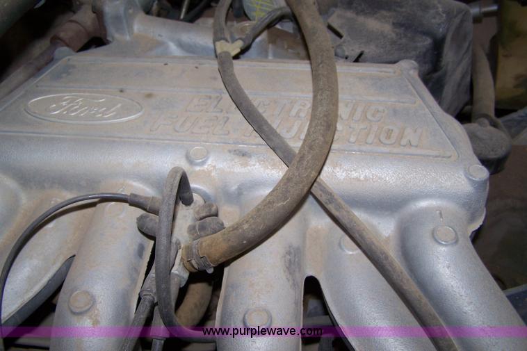 image for item 7342 1990 Ford F150 Custom extended cab pickup truck