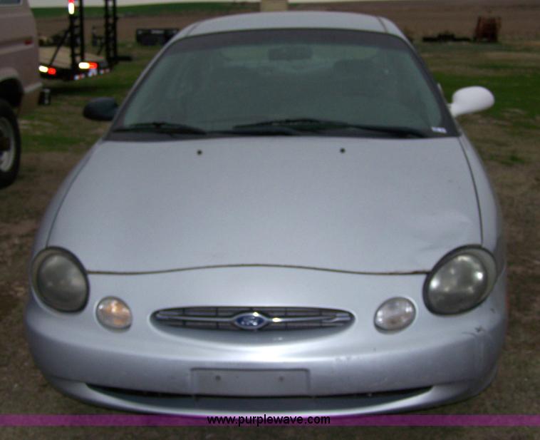 image for item 7346 1999 Ford Taurus LX