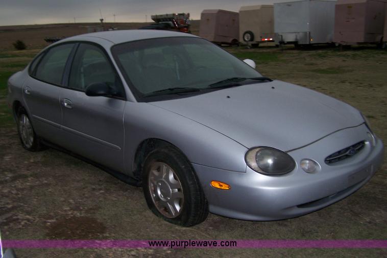 image for item 7346 1999 Ford Taurus LX