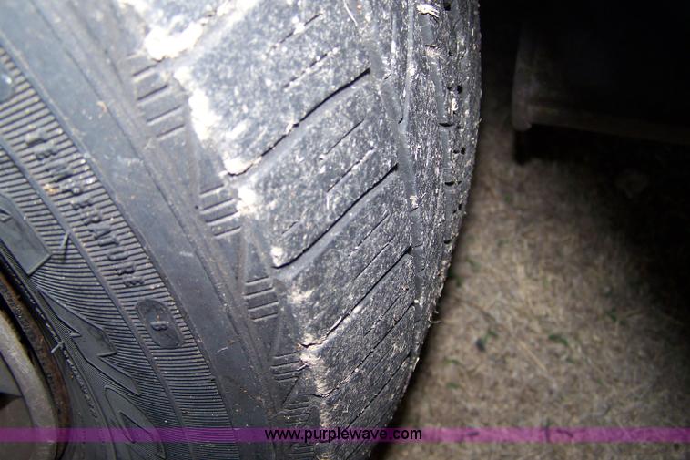 image for item 7346 1999 Ford Taurus LX