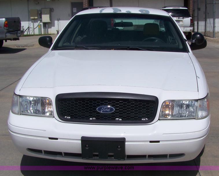 image for item 7466 2006 Ford Crown Victoria Police Interceptor