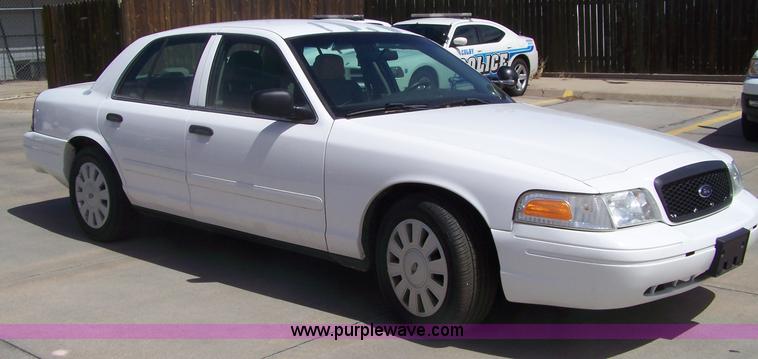 image for item 7466 2006 Ford Crown Victoria Police Interceptor