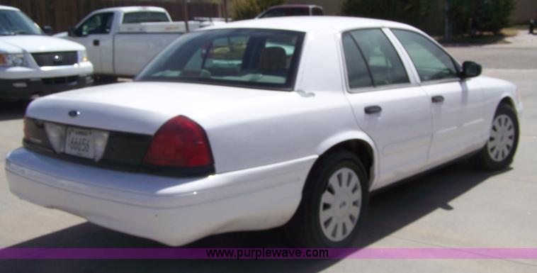 image for item 7466 2006 Ford Crown Victoria Police Interceptor