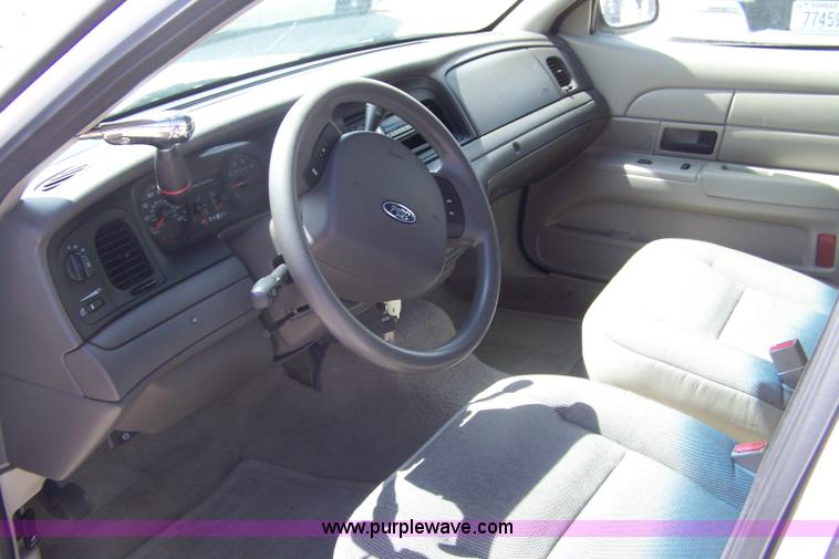 image for item 7466 2006 Ford Crown Victoria Police Interceptor