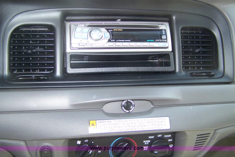 image for item 7466 2006 Ford Crown Victoria Police Interceptor