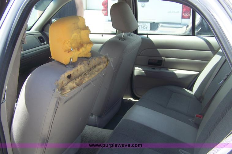 image for item 7466 2006 Ford Crown Victoria Police Interceptor