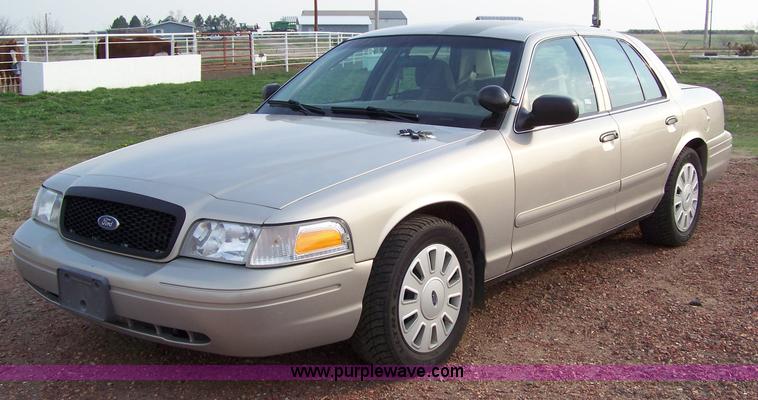 image for item 7467 2006 Ford Crown Victoria Police Interceptor