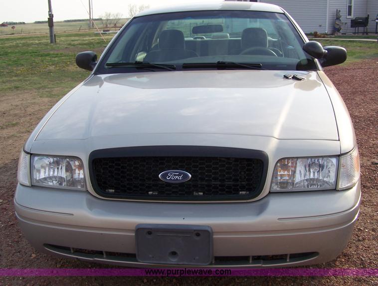 image for item 7467 2006 Ford Crown Victoria Police Interceptor