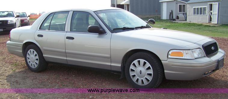 image for item 7467 2006 Ford Crown Victoria Police Interceptor
