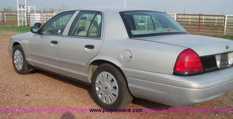 image for item 7467 2006 Ford Crown Victoria Police Interceptor