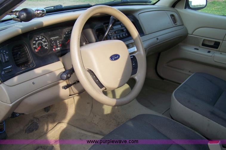 image for item 7467 2006 Ford Crown Victoria Police Interceptor