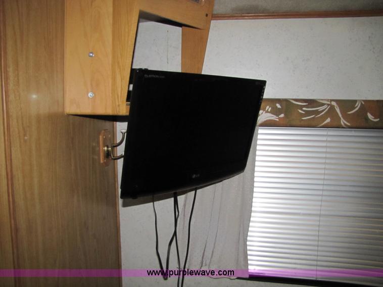 image for item 8480 1992 Chevrolet P30 Fleetwood Coronado RV motor-home