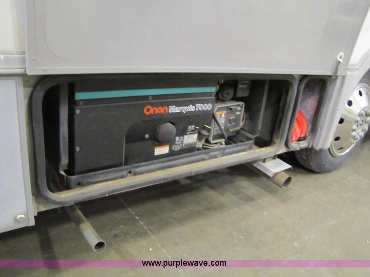 image for item 8480 1992 Chevrolet P30 Fleetwood Coronado RV motor-home