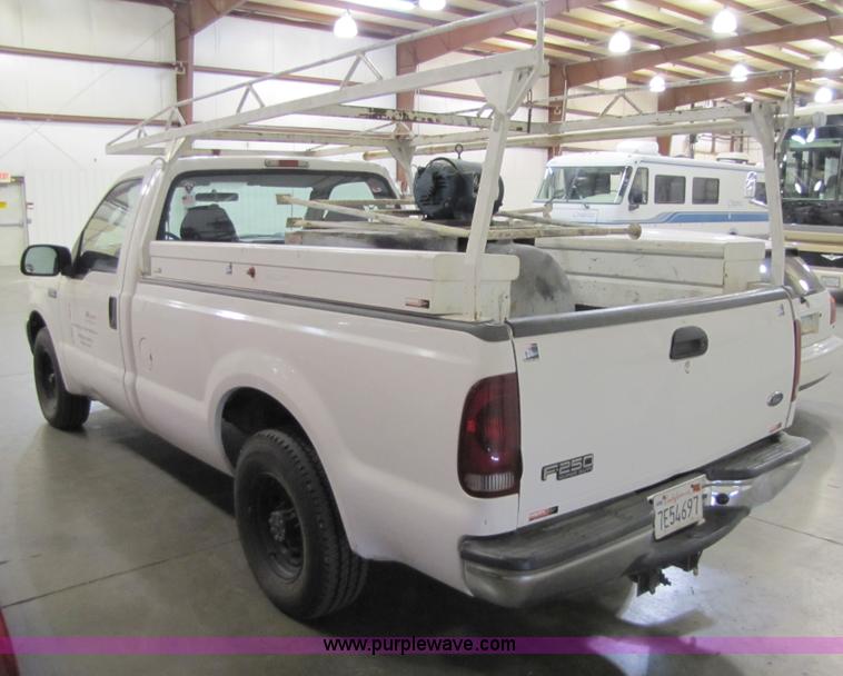 image for item 8545 2003 Ford F250 XL pickup truck
