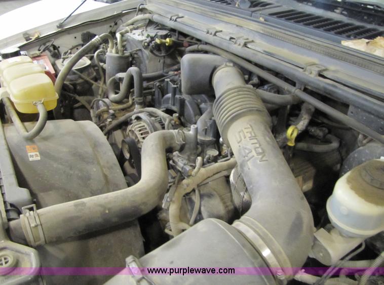 image for item 8545 2003 Ford F250 XL pickup truck