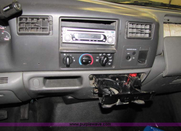 image for item 8545 2003 Ford F250 XL pickup truck