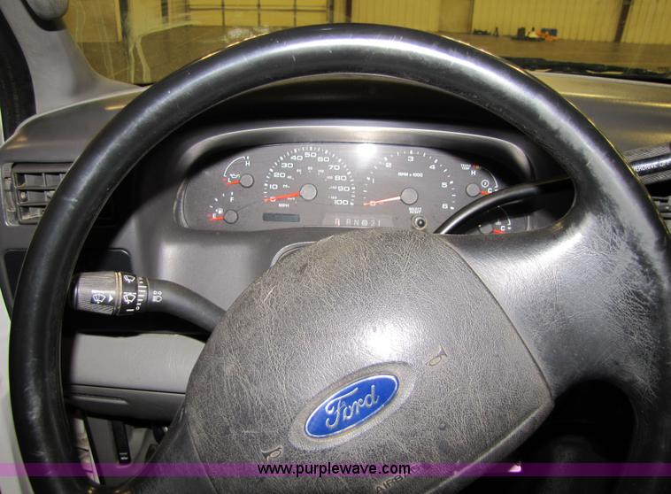 image for item 8545 2003 Ford F250 XL pickup truck