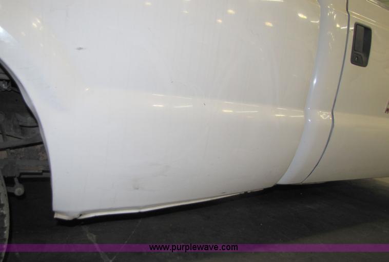 image for item 8545 2003 Ford F250 XL pickup truck