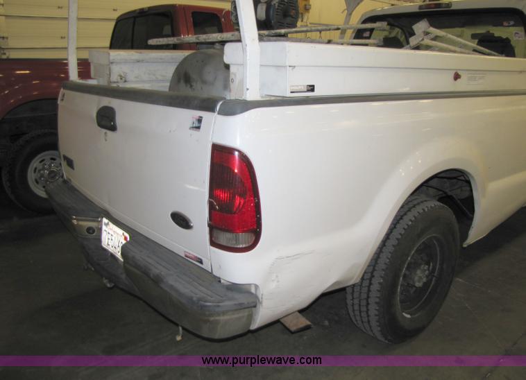 image for item 8545 2003 Ford F250 XL pickup truck