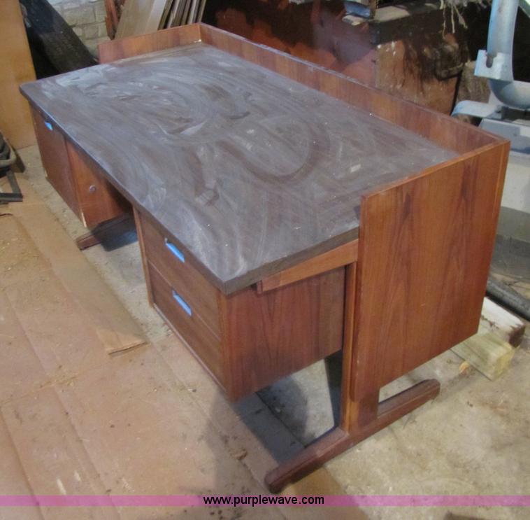 image for item 8664 Assorted office furniture