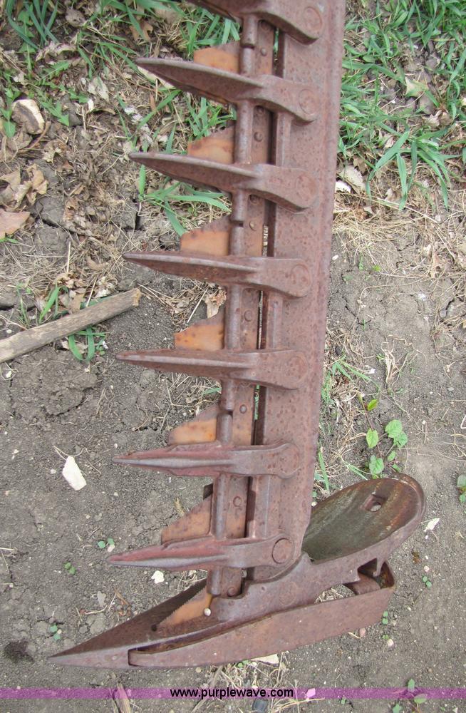 image for item 8665 Case 1300 7' sickle mower