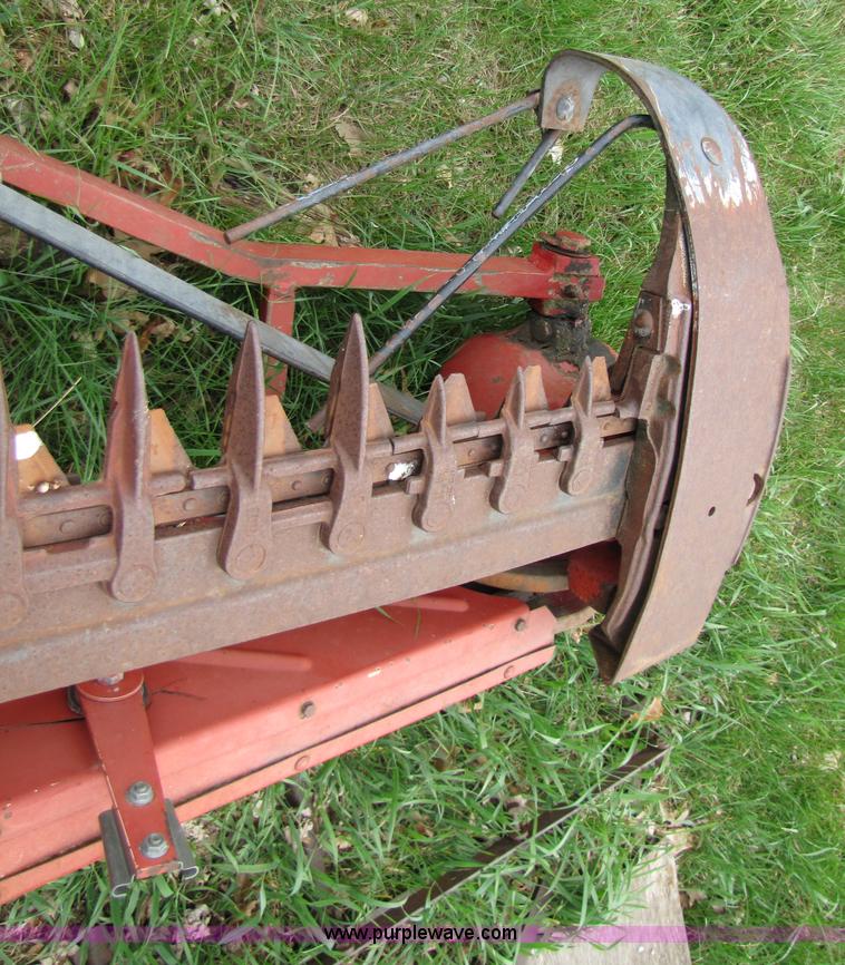 image for item 8665 Case 1300 7' sickle mower