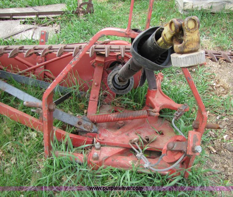 image for item 8665 Case 1300 7' sickle mower