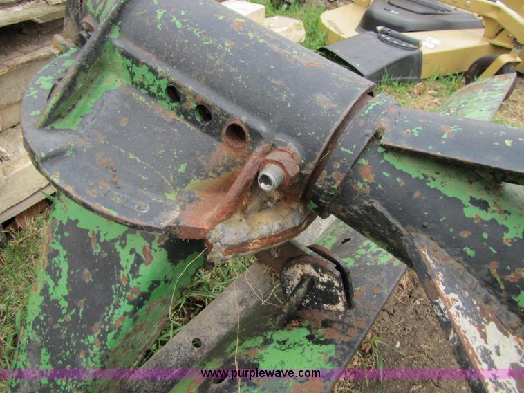 image for item 8666 John Deere 8' blade