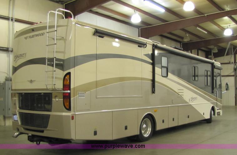 image for item 8690 2006 Fleetwood Discovery 39V RV motor home