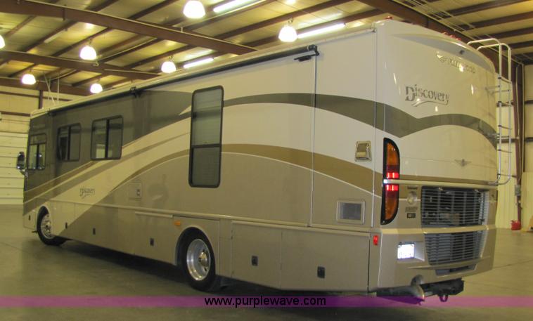 image for item 8690 2006 Fleetwood Discovery 39V RV motor home