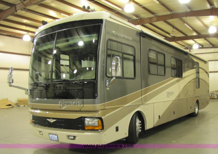 image for item 8690 2006 Fleetwood Discovery 39V RV motor home