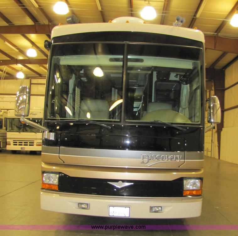 image for item 8690 2006 Fleetwood Discovery 39V RV motor home