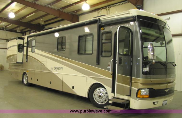 image for item 8690 2006 Fleetwood Discovery 39V RV motor home