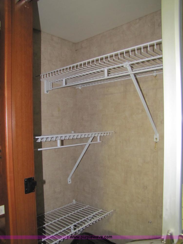 image for item 8690 2006 Fleetwood Discovery 39V RV motor home